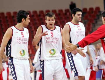 Χωρίς τον Σουμπάρα ο Πανιώνιος στην Χιρόνα για την πρόκριση στα ημιτελικά