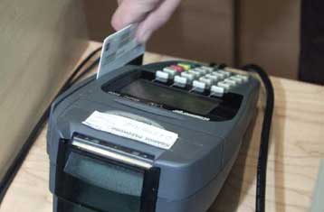 Παρέμβαση της Αρχής Δεδομένων για αθέλητη έκδοση πιστωτικής κάρτας