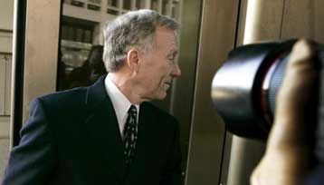 Ένοχος για τέσσερις κατηγορίες κρίθηκε ο πρώην προσωπάρχης του Τσένι, Λιούις Λίμπι