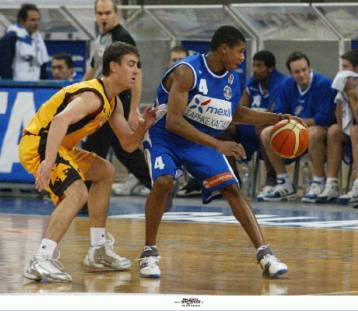 Ερχεται ο Φέλτον για να υπογράψει στην ΑΕΚ