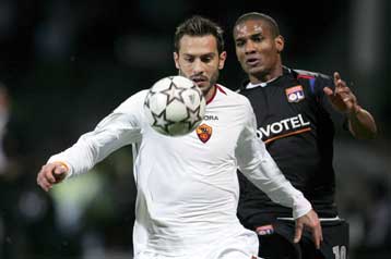 «Αλωσε» το «Ζερλάν» η Ρόμα και με 2-0 πήρε την πρόκριση εις βάρος της Λιόν