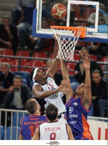 Έπεσε στο τέλος ο Πανιώνιος και ηττήθηκε 76-68 από την Χιρόνα στο «Φανταζάου»