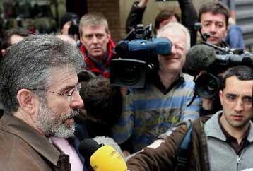 Κρίσιμες εκλογές για την αποκατάσταση των θεσμών στη Βόρειο Ιρλανδία