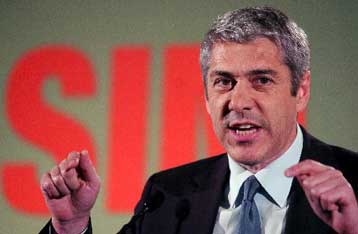 «Φωτιές» ανάβει στην Πορτογαλία η απόλυση δημοσίων υπαλλήλων που δεν αποδίδουν