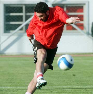 Γλιτώνει το νυστέρι ο Κωνσταντίνου, επέστρεψε στις προπονήσεις ο Μάρκο Νε