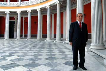 Την είσοδό του στη Βουλή με τη Δημοκρατική Αναγέννηση θέλει ο Στ.Παπαθεμελής