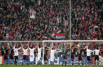 Μπάγερν, Μάντσεστερ Γ., Αϊντχόφεν και Μίλαν συμπλήρωσαν την οκτάδα