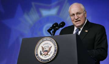 Στο κέντρο πολιτικής «καταιγίδας» ο Ντικ Τσένι σχετικά με την υπόθεση Λίμπι