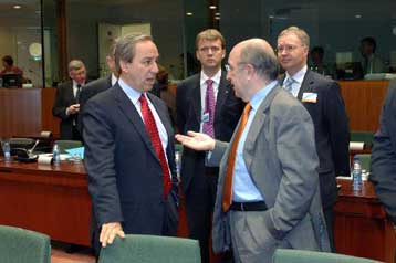 Πρόσθετα μέτρα για τη μείωση του ελλείμματος ζητεί η Κομισιόν από το 2008