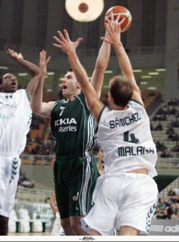 Αγκαζέ με την κορυφή ο Παναθηναϊκός, 79-65 την Εφές στο «Αμπντί Ιπεκτσί»