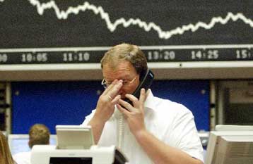 Σε αρνητικό έδαφος τα ευρωπαϊκά χρηματιστήρια την Παρασκευή