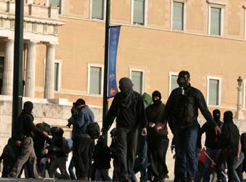 Προθεσμία για να απολογηθούν τη Δευτέρα πήραν 12 συλληφθέντες στα επεισόδια