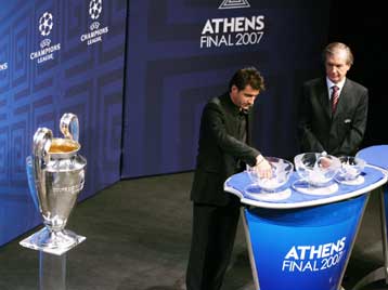 Μίλαν-Μπάγερν, Αϊντχόφεν-Λίβερπουλ, Ρόμα-Μάντσεστερ, Τσέλσι-Βαλένθια έβγαλε η κλήρωση