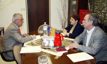 Συζήτηση Παπαρήγα – Κακλαμάνη για τις δράσεις του Δήμου Αθηναίων