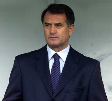 Πήρε το σακάκι του και έφυγε ο Μπάγεβιτς από τον Ερυθρό Αστέρα