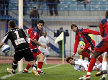 Δεν… σταμάτησε να σφυρίζει πέναλτι ο Τσαχειλίδης και 3-3 για Ατρόμητο, Ξάνθη