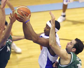 Ανάσα για το Αιγάλεω με 84-63 επί του Μακεδονικού που βουλιάζει