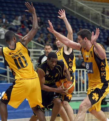 Ο Αρης «έσπασε» την αρνητική παράδοση κόντρα στην ΑΕΚ, νίκη για Παναθηναϊκό