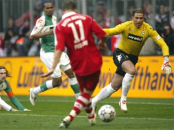 H Μπάγερν τα δοκάρια, η Βέρντερ το βαθμό-Μοιρασιά και για Αμβούργο, Λεβερκούζεν