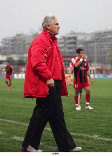 Εξανεμίσαμε τις ελπίδες των υπολοίπων, τονίζει ο Λεμονής