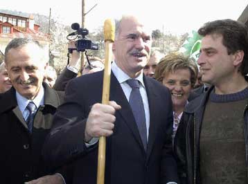 Στο πλευρό των αγροτών της Θεσσαλίας ο Γιώργος Παπανδρέου