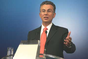 Κυβερνητική κάλυψη σε ΕΛ.ΑΣ. και υπουργείο Δημόσιας Τάξης για τα πρόσφατα επεισόδια