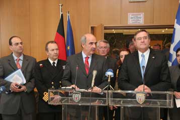 Για τα υποβρύχια που «γέρνουν» συζήτησαν οι υπουργοί Αμυνας Ελλάδας-Γερμανίας