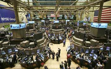 Πτώση τη Δευτέρα στα ευρωπαϊκά χρηματιστήρια, άνοδος στη Γουόλ Στριτ