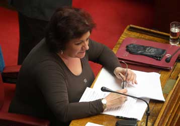 Εν μέσω έντασης ψηφίστηκε στο σύνολό του ο νόμος-πλαίσιο για τα ΑΕΙ