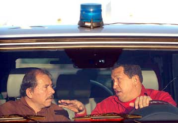 Επίσημη επίσκεψη Μπους στο Μεξικό, στη Νικαράγουα με «δώρα» ο Τσάβες