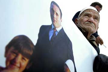 Συλλήψεις στο Κόσοβο για παράνομη χρηματοδότηση της υπεράσπισης Χαραντινάι