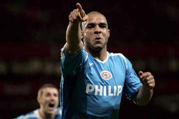 Πλήγμα για την Αϊντχόφεν, εκτός δράσης ο Αλεξ για έξι εβδομάδες