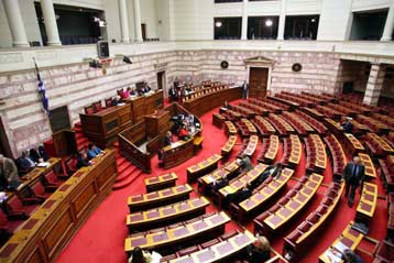 Καταδικάζει η αντιπολίτευση την εισοδηματική πολιτική του 2007