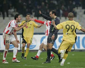 Στα χέρια του Μισέλ Πλατινί ο φάκελος της «Ένωσης 1924» για την ελληνική διαιτησία