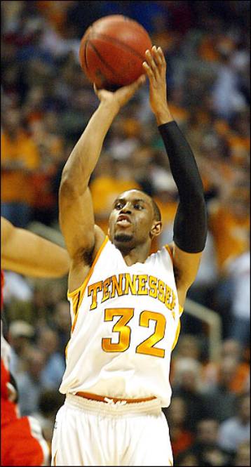 Ο Σι Τζέι Ουότσον είναι τελικώς ο αντικαταστάτης του Ουάσινγκτον στον ΠΑΟΚ