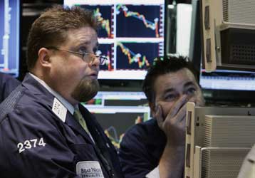 Νέα «βουτιά» στα ευρωπαϊκά χρηματιστήρια, ανέκαμωε η Γουόλ Στριτ