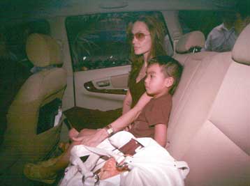 Τρίχρονο αγόρι από το Βιετνάμ υιοθέτησε η Αντζελίνα Τζολί