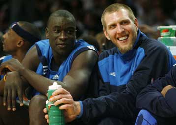 Με κορυφαίο τον Στούντεμαϊρ, οι Σανς έσπασαν το αήττητο των Μάβερικς