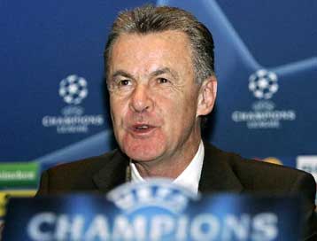 Στον πάγκο της Μπάγερν μέχρι το καλοκαίρι του 2008 ο Ότμαρ Χίτσφελντ