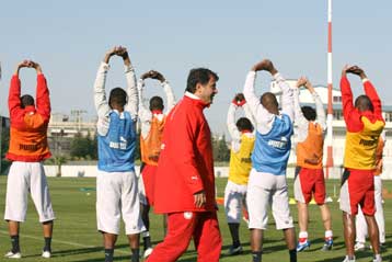 Ο πρόεδρος έχει μεγάλους στόχους για την ομάδα, τονίζει ο Λεμονής