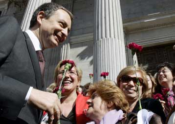 «Νόμο περί ισότητας των φύλων» ψήφισε η κυβέρνηση Θαπατέρο στην Ισπανία