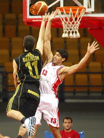 Μονομαχία Αρη-Ολυμπιακού με έπαθλο τη δεύτερη θέση στην 21η αγωνιστική