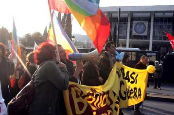 Αντιπολεμικά συλλαλητήρια πραγματοποιήθηκαν το Σάββατο σε Αθήνα-Θεσσαλονίκη