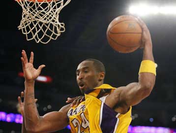 Νίκη των Λέικερς επί του Πόρτλαντ με τον Κόμπι Μπράιαντ να σημειώνει 65 πόντους