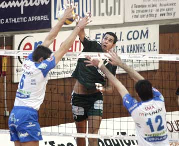 Επεισόδια στην Μίκρα και νίκη-πρωτιά για τον Παναθηναϊκό