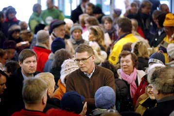 Ελαφρύ προβάδισμα του κεντροαριστερού συνασπισμού στις εκλογές στη Φινλανδία