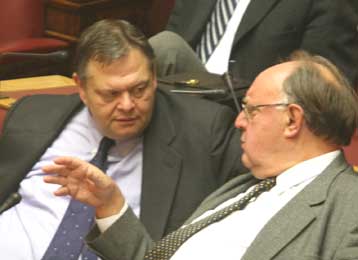 Αποφασισμένος να συνεχίσει να λέει τις απόψεις του δηλώνει ο Θ.Πάγκαλος