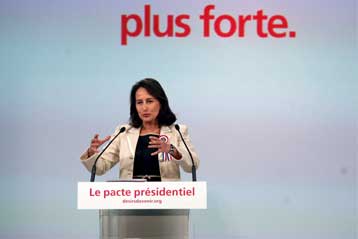 Δημοψήφισμα για την «Έκτη Δημοκρατία» υπόσχεται, εφόσον εκλεγεί, η Σεγκολέν Ρουαγιάλ