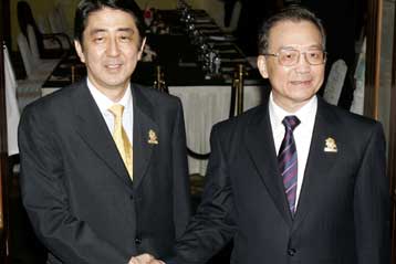 Κίνα και Ιαπωνία επιχειρούν να γράψουν επίσημη κοινή Ιστορία