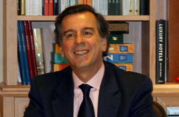 Πειθαρχία στο θέμα της οδικής βοήθειας των οχημάτων προσπαθεί να επιβάλλει ο Μ.Λιάπης